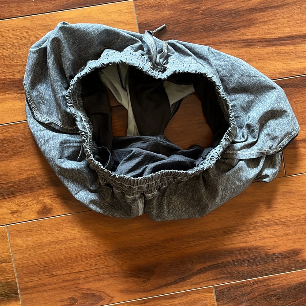 Lululemon Hotty Hot Shorts Grey Size 6 - Picture 5 of 6